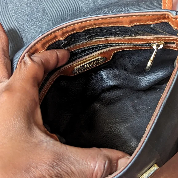 🛑TRADED🛑 1980s💯💎FENDI JANUS💎✨💎VINTAGE PEQUIN CROSSBODY BAG - Picture 9 of 16